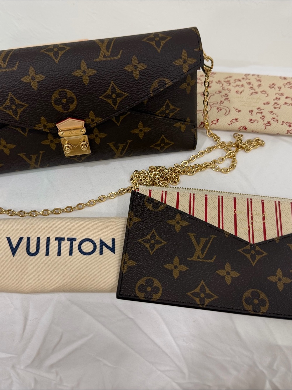 New catogram Louis Vuitton Monogram Canvas Crossbody with Gold Chain and wallets